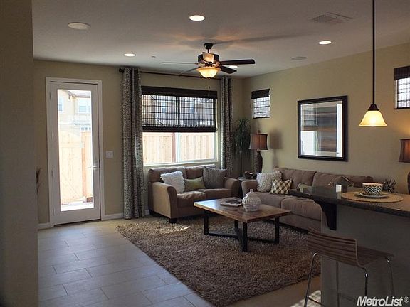 4th image of 386 1st St