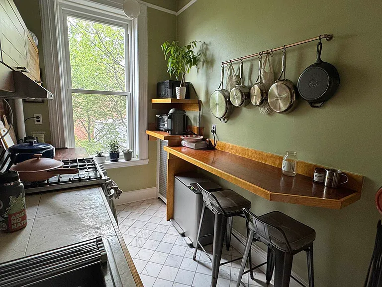 158 Noble St #3 — Photo 11