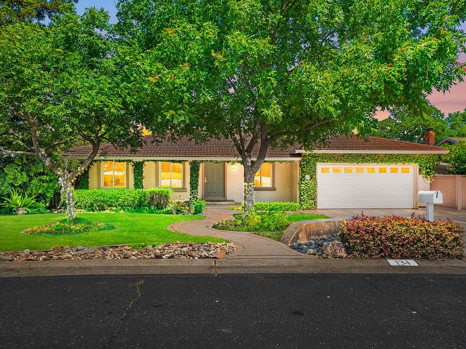 1st image of 134 Canyon Rim Dr