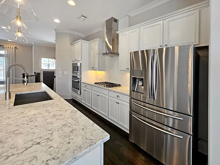 2142 Coventry Dr — Photo 13