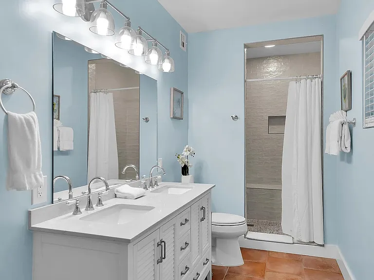 820 Carsten Ln #820 — Photo 6