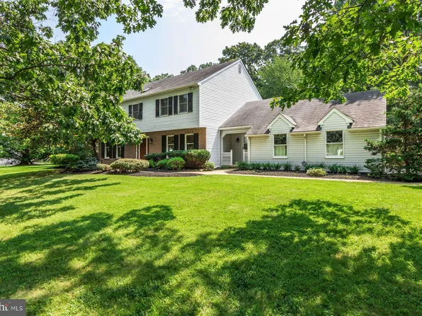 4887 Danielle Dr, Doylestown, PA 18902