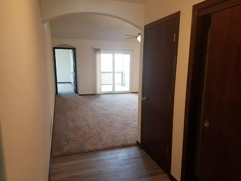 124 Villa Ct — Photo 2