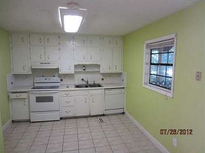 3rd image of 179 Belmont Ln