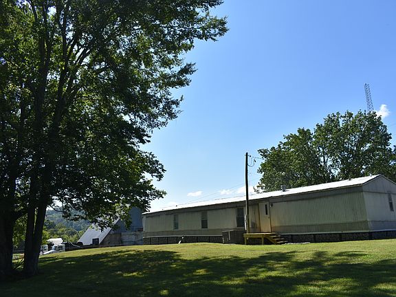 4th image of 260 New Middleton Hwy