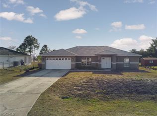528 Peerless Cir, Lehigh Acres, FL 33974