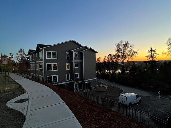 5th image of 2172 Seringa Ave #101