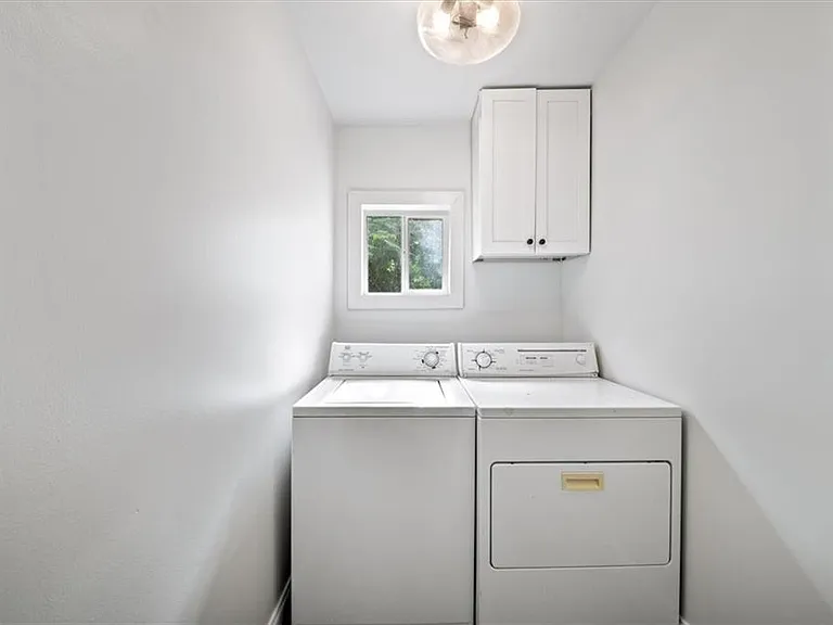 1060 Regent St SW — Photo 26