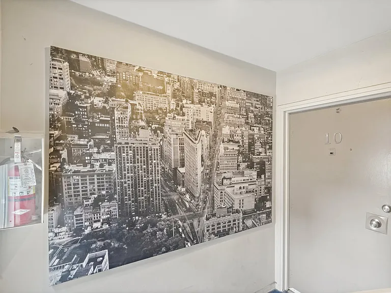 5943 Carlton Way #10 — Photo 11