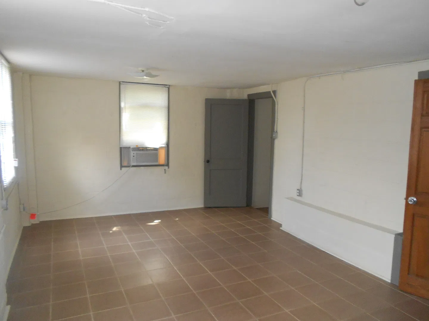 One Bedroom Apartment — Photo 2