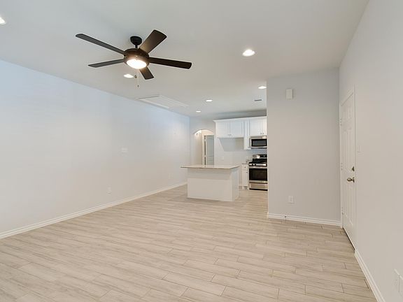 3rd image of 2502 S Pearland Ave