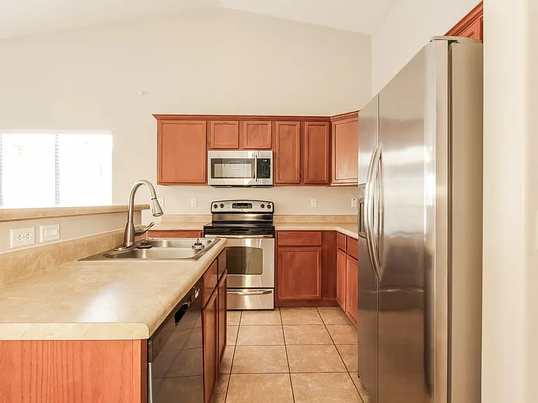2431 W Gaby Rd — Photo 6