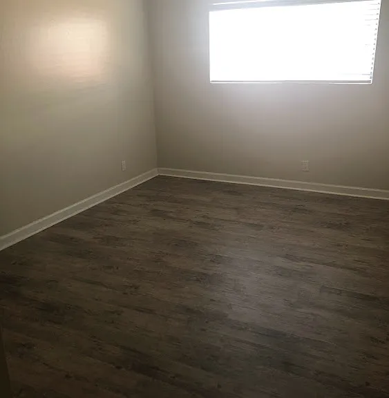Kingston Place Apartments — Photo 13