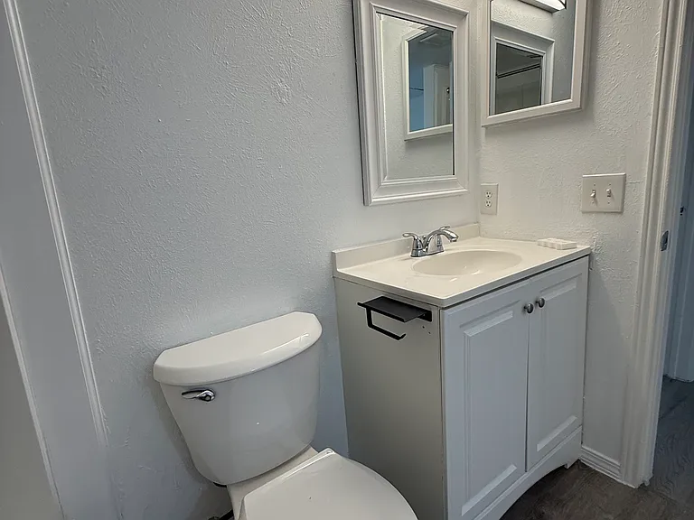 125 London Ln — Photo 12
