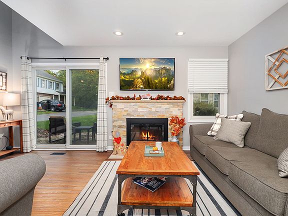 3rd image of 2724 College Hill Cir