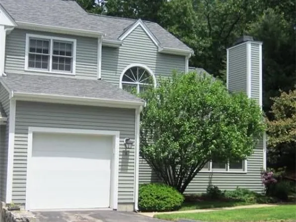 6 Bishops Forest Dr, Waltham, MA 02452