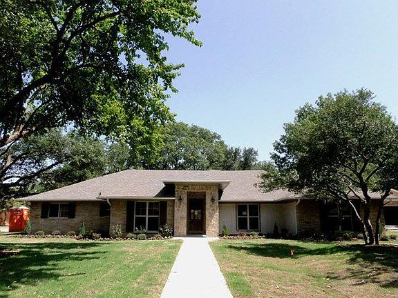 2nd image of 4007 Shady Hill Dr