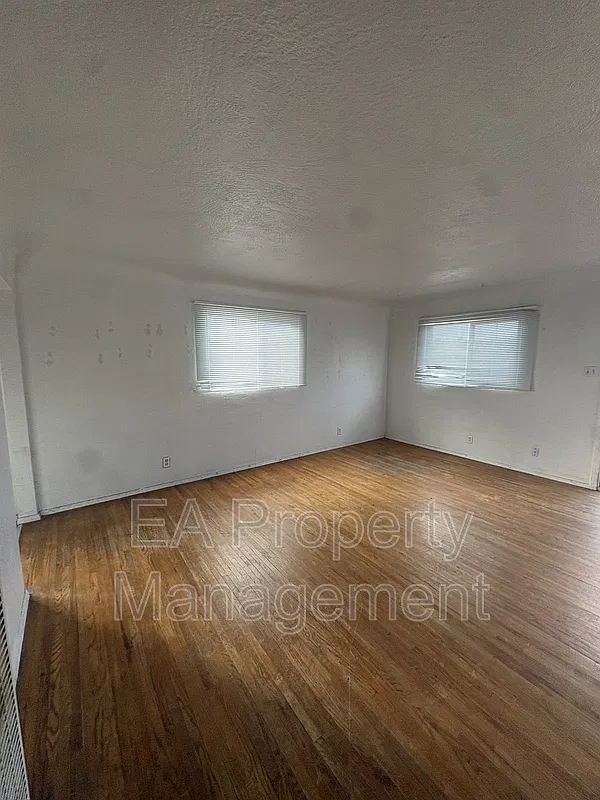 1 bed, 1.0 bath, 650 sqft, $895 — Photo 2