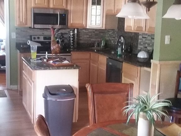 4th image of 706 S Crest Ave