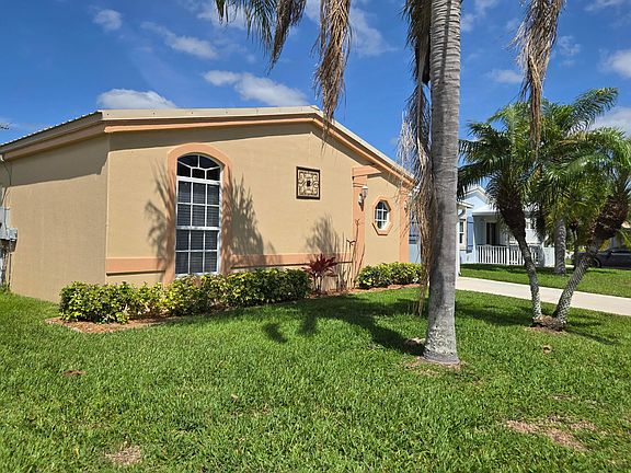 3rd image of 4311 SW 9th Way