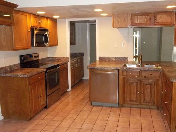 4th image of 2717 Westgate Dr