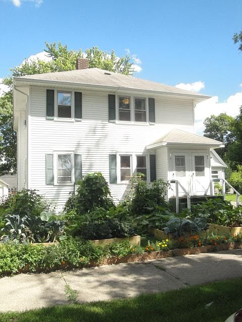 1st image of 408 Russell Ave N