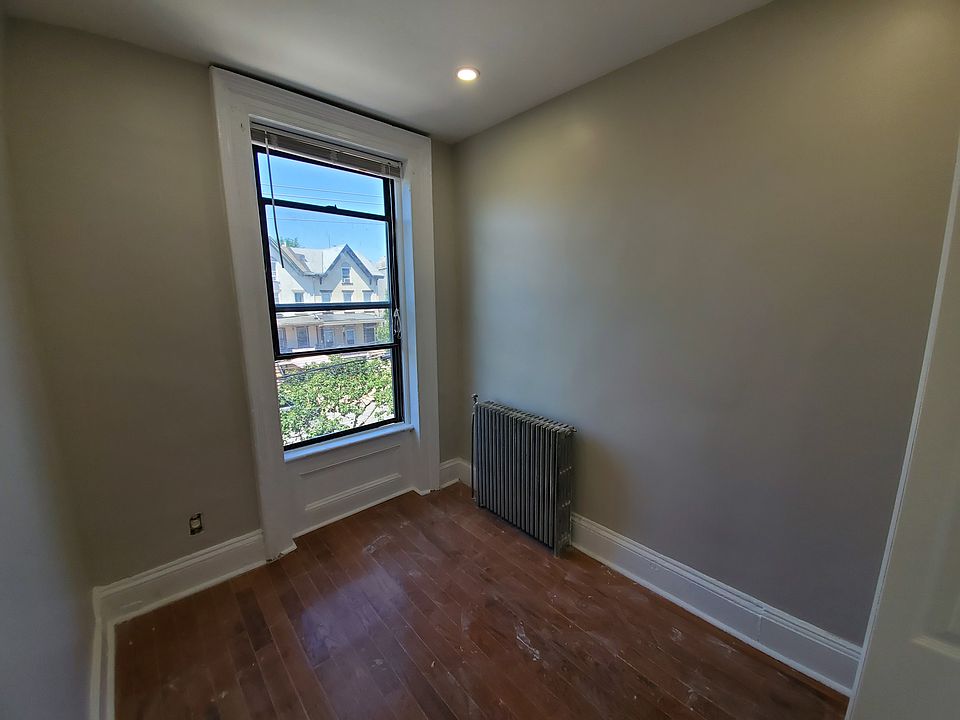 2nd image of 360 Pacific Ave #20E