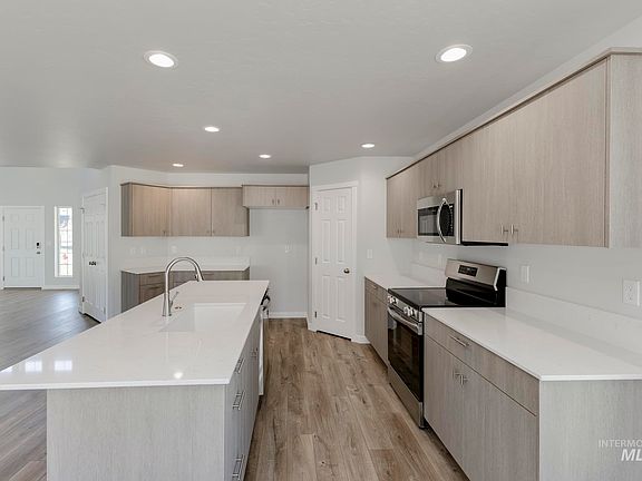 7th image of this home