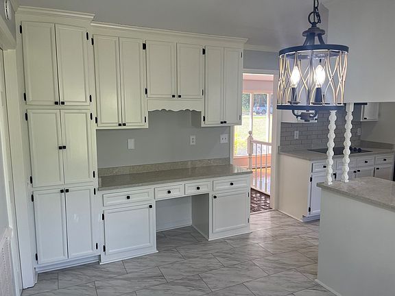 3rd image of 66 Springhill Dr