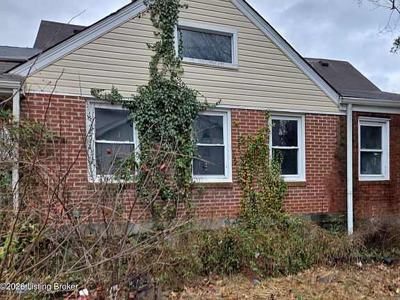 2nd image of 2207 Rockford Ln