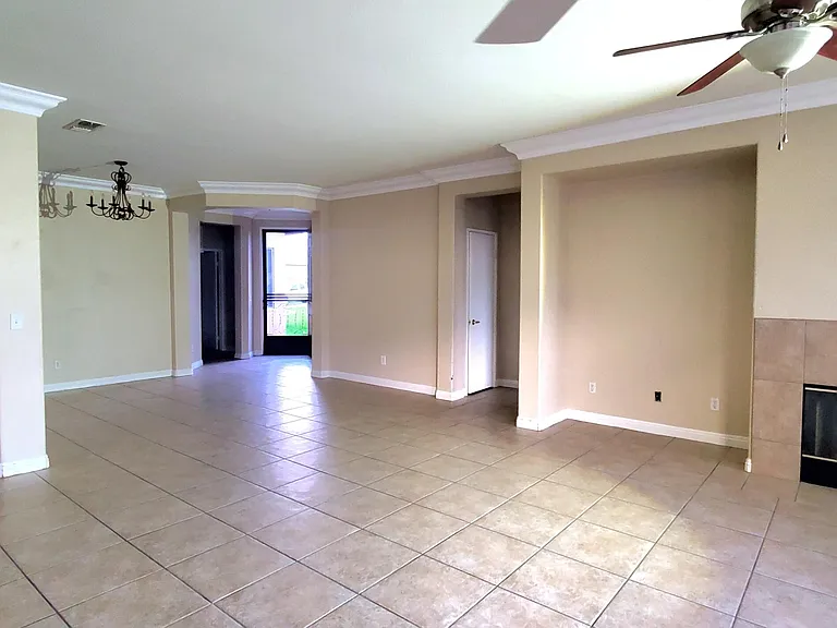 82787 Matthau Dr #82787 — Photo 9