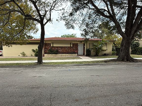 3rd image of 3830 Eastview Avenue