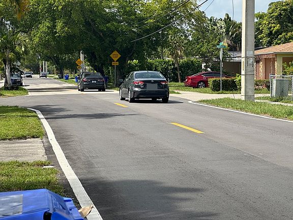 5th image of 527 S 28th Ave