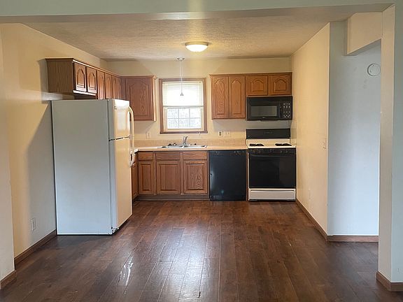 2nd image of 322-324 McKee St #322