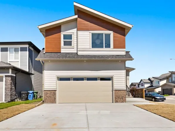 59 Walcrest Vw SE, Calgary, AB T2X 4G4