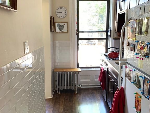 2nd image of 523 10th St #2