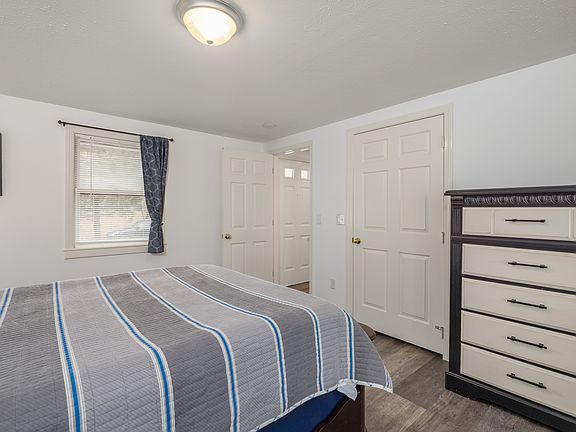 Bedroom 1. Queen bed.