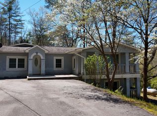 36 Payne Rd, Brasstown, NC 28902