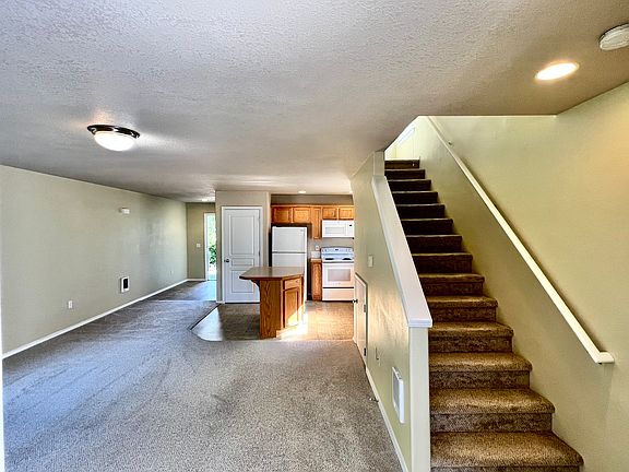 4th image of 8490 Marigold St