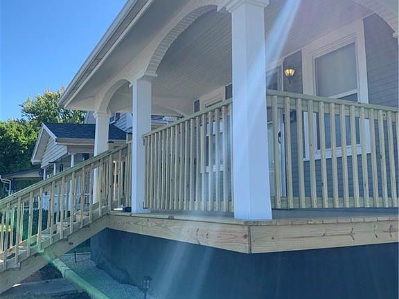 4th image of 4162 Farnham Ave