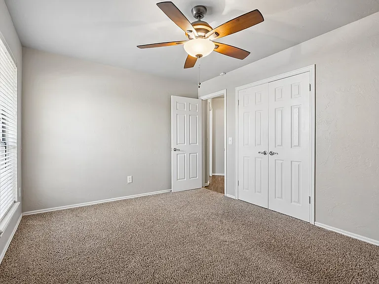 1809 Courtney Ln — Photo 25