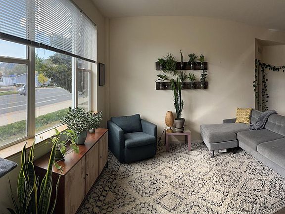 2nd image of 1707 Yarmouth Ave #108
