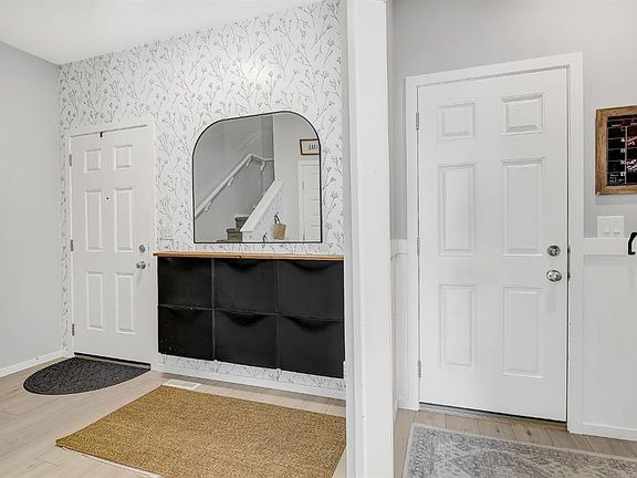 5th image of 10145 W 84a St