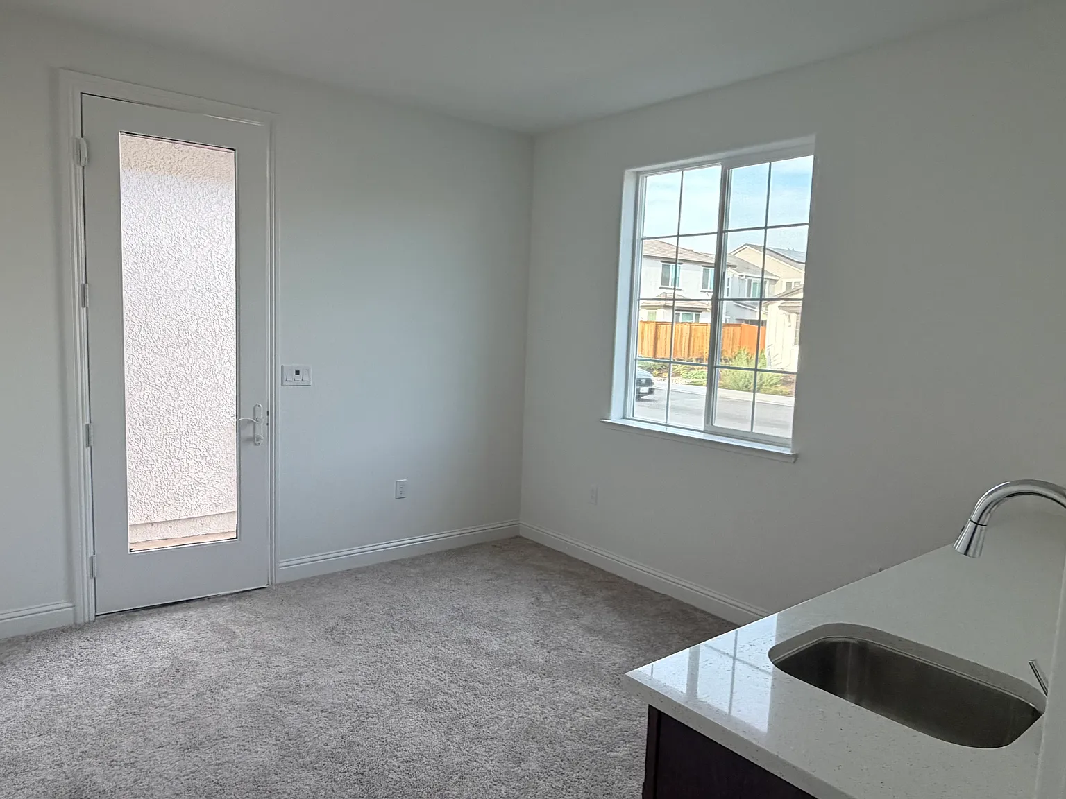 Harvard Way, Manteca — Photo 2