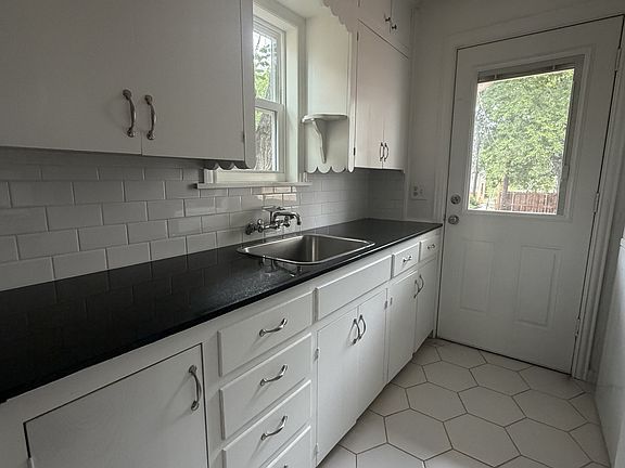 4th image of 3714 N Shartel Ave