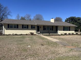 1711 Lydia Dr NW, Huntsville, AL 35816