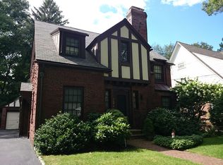 304 Russett Rd, Brookline, MA 02467