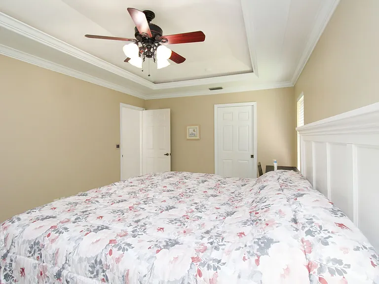 333 Wentworth Ct — Photo 35