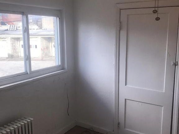 5th image of 115 Brinton Ave
