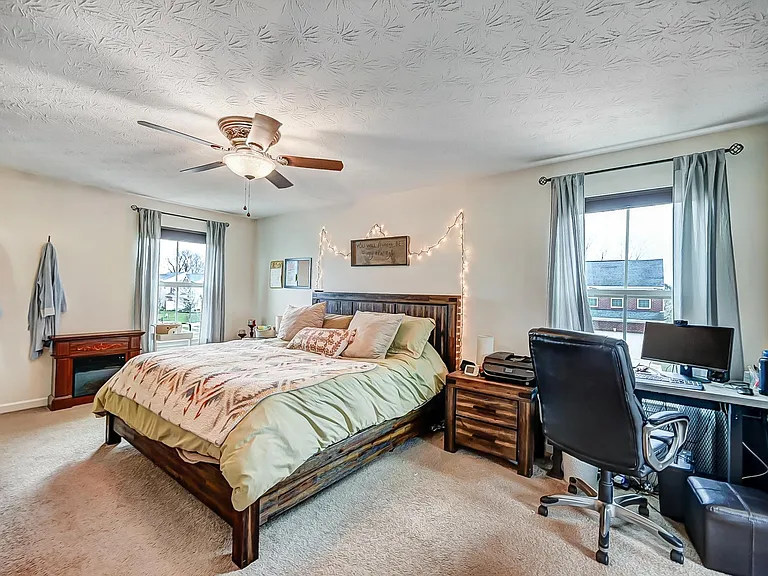 1404 Artesian Ln — Photo 33